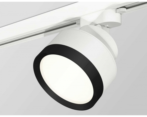 Комплект трекового светильника Ambrella light Track System XT (A2524, A2105, C8101, N8113) XT8101002